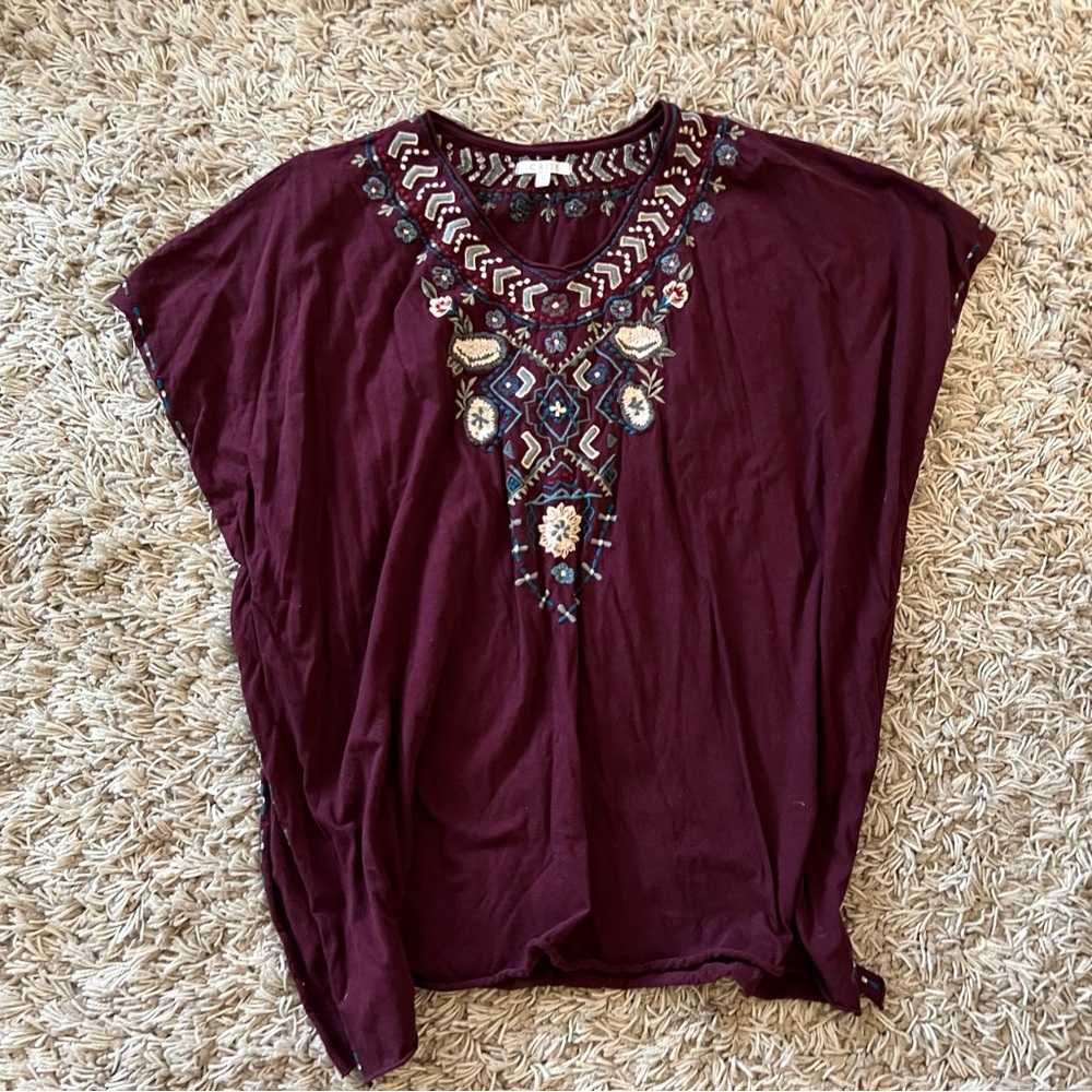 Caite top • fits like a medium • (small but very oversized)